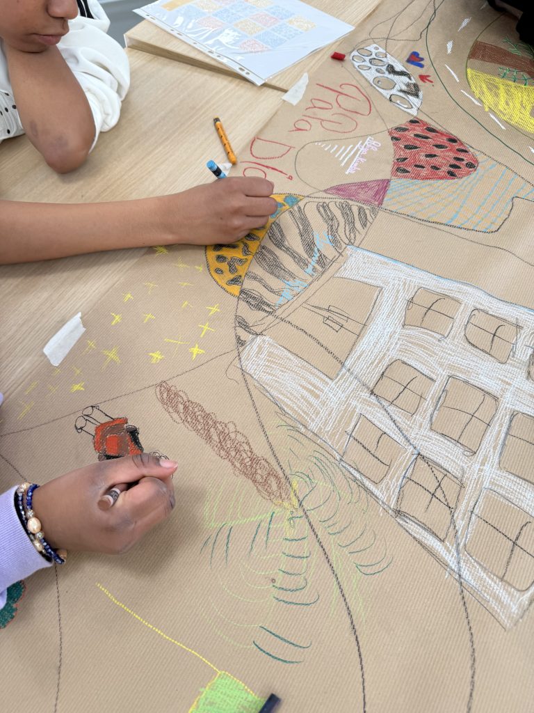 enfants qui dessinent